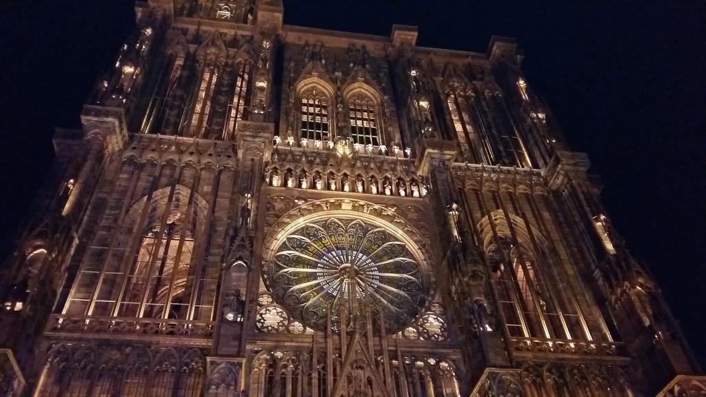 Les Appartements Place De La Cathedrale Strasbourg Eksteriør bilde